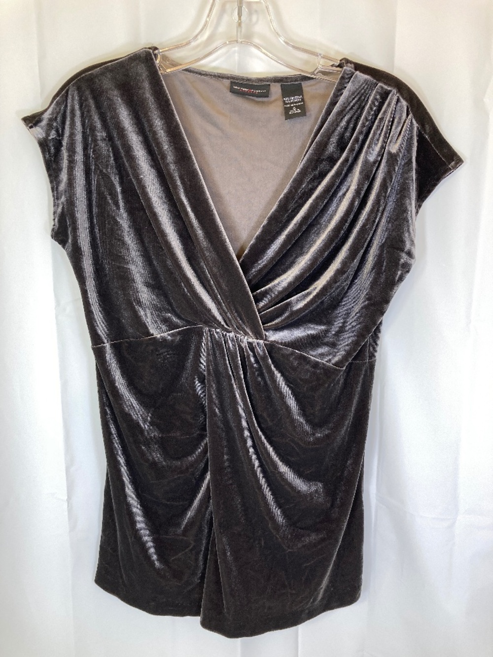 New York & Company Stretch Shirt Sz S Gray Velvet Short Sleeve V Neck